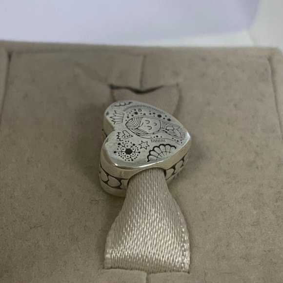 Pandora virgin Guadalupe charm - Picture 4 of 7